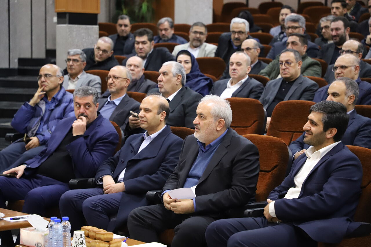 امان از بخشنامه‌های خلق الساعه؛ درد دل تولیدکنندگان با وزیر صمت در زنجان 